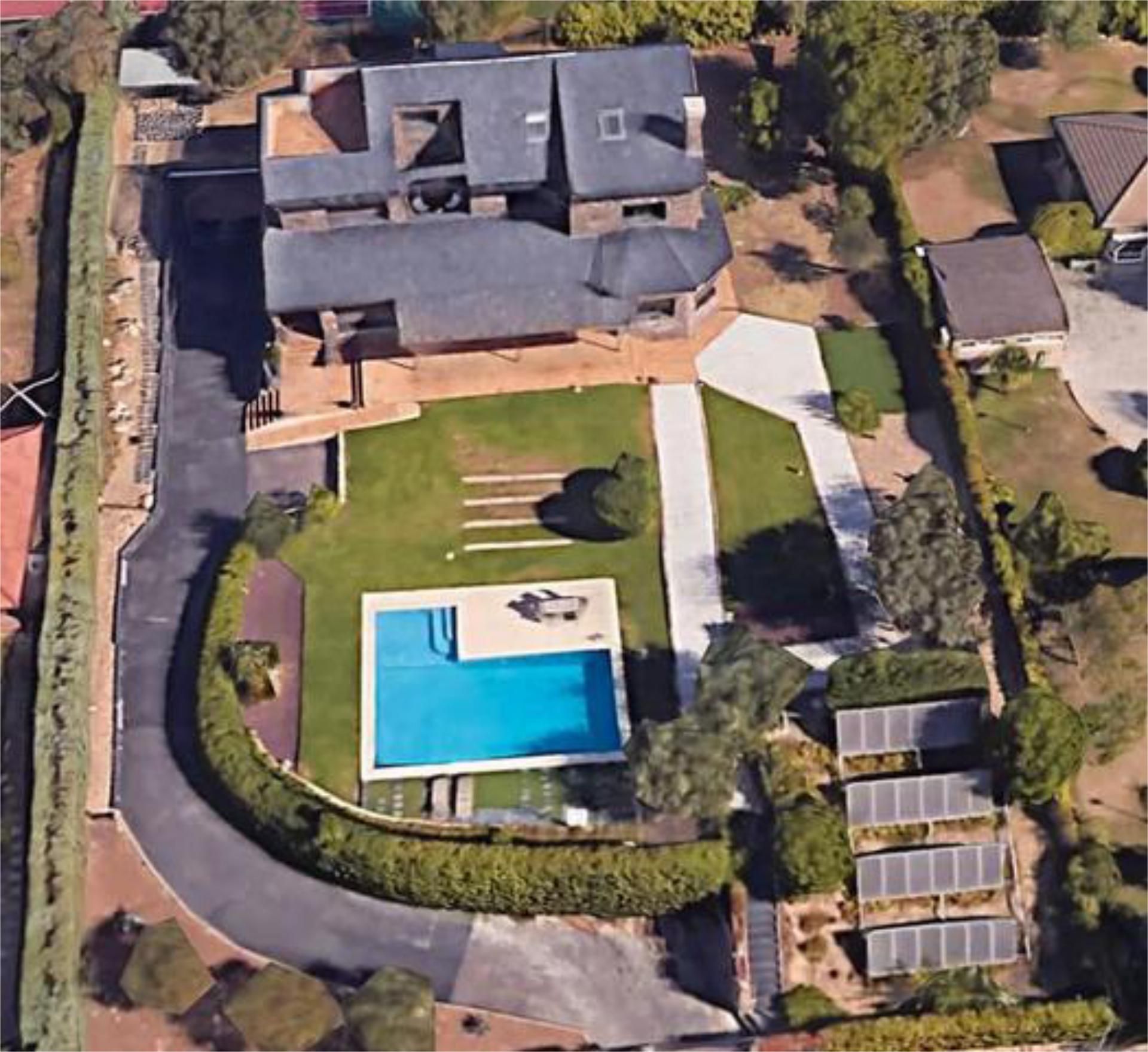 Piscina de Casa adosada en venda en Las Rozas de Madrid amb Terrassa i Piscina