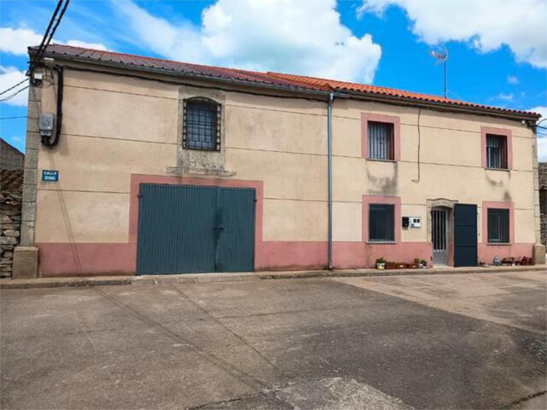 Exterior view of Single-family semi-detached for sale in Peralejos de Arriba  with Heating, Private garden and Terrace