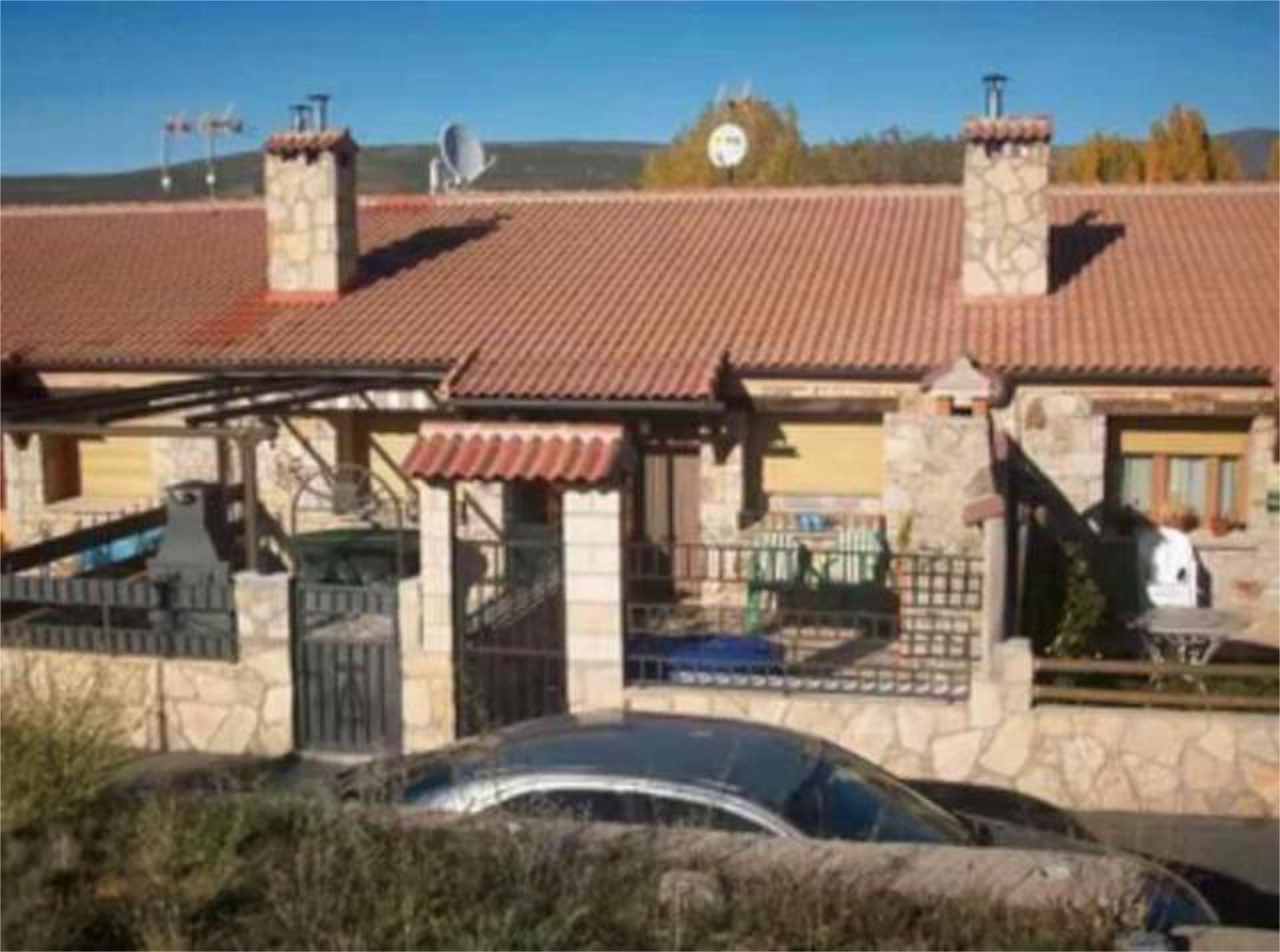 Exterior view of House or chalet for sale in San Martín de la Vega del Alberche  with Heating, Private garden and Terrace