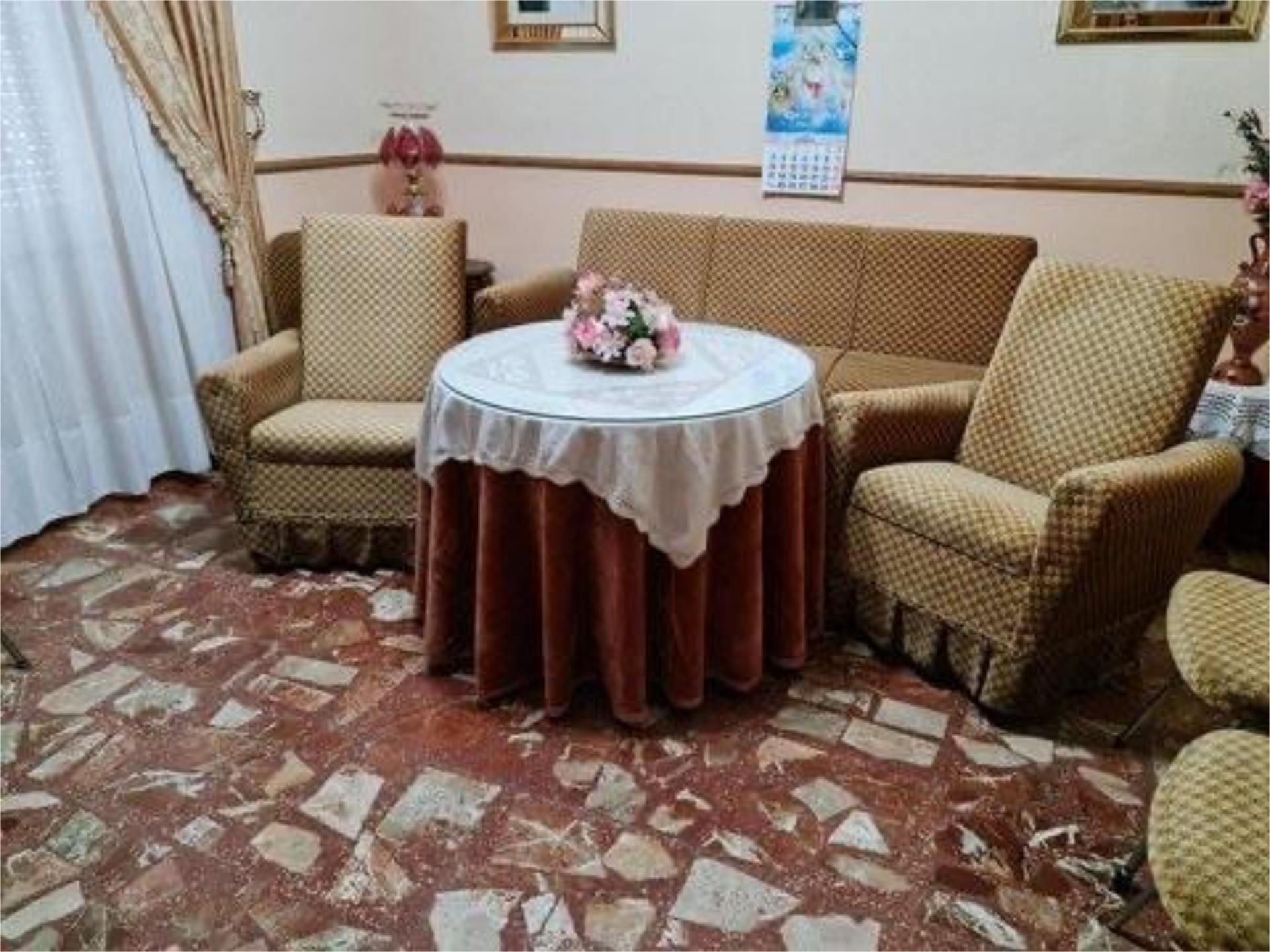 Sala d'estar de Casa o xalet en venda en Sabiote amb Jardí privat, Terrassa i Traster