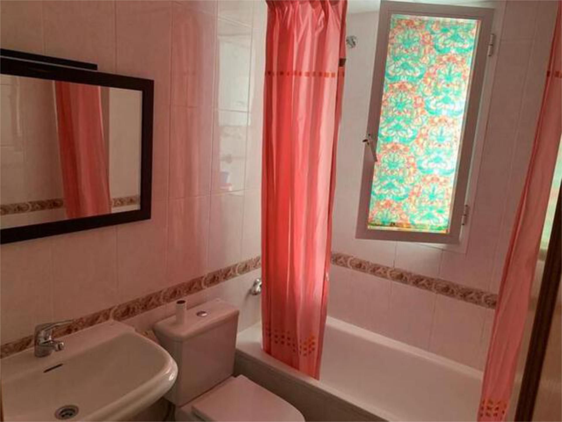 Bany de Pis de lloguer en Badajoz Capital amb Calefacció i Moblat