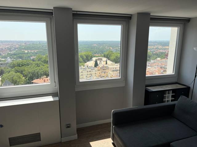 Piso en Alquiler en Calle de Santa María Micaela, 3 en Argüelles