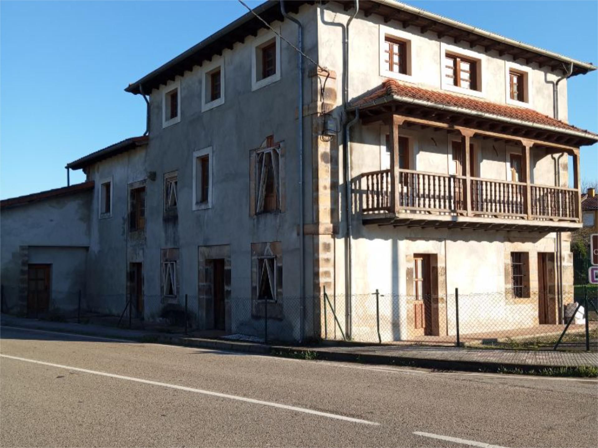 Vista exterior de Pis en venda en Villafufre amb Balcó