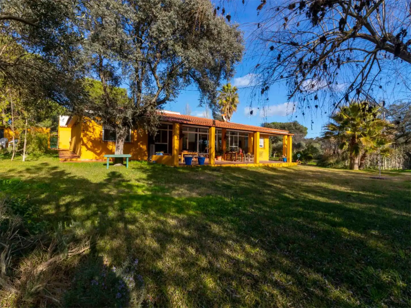 Casa o xalet en venda a Carretera de Sevilla, 9, Carretera de Sevilla - Los Montitos Vista exterior de Casa o xalet en venda en Badajoz amb Aire condicionat, Calefacció i Jardí privat