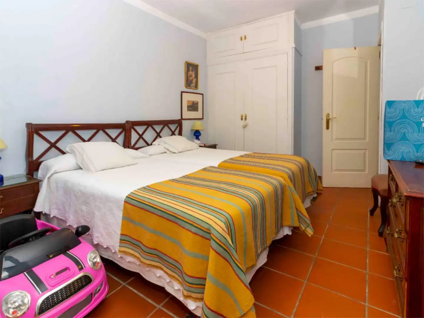 Casa o xalet en venda a Carretera de Sevilla, 9, Carretera de Sevilla - Los Montitos Dormitori de Casa o xalet en venda en Badajoz amb Aire condicionat, Calefacció i Jardí privat