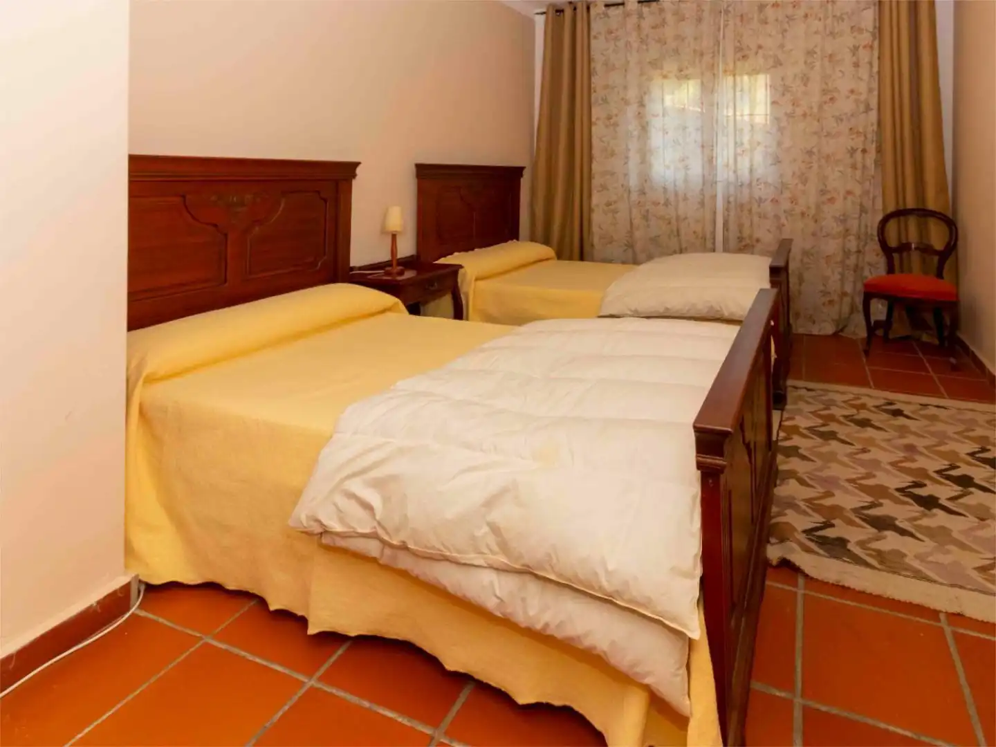 Casa o xalet en venda a Carretera de Sevilla, 9, Carretera de Sevilla - Los Montitos Dormitori de Casa o xalet en venda en Badajoz amb Aire condicionat, Calefacció i Jardí privat