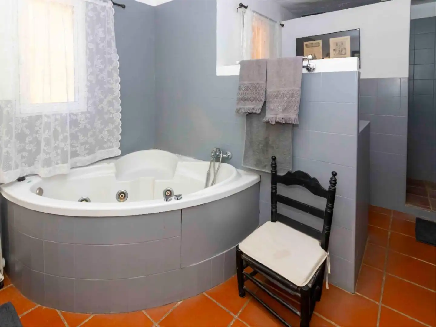 Casa o xalet en venda a Carretera de Sevilla, 9, Carretera de Sevilla - Los Montitos Bany de Casa o xalet en venda en Badajoz amb Aire condicionat, Calefacció i Jardí privat