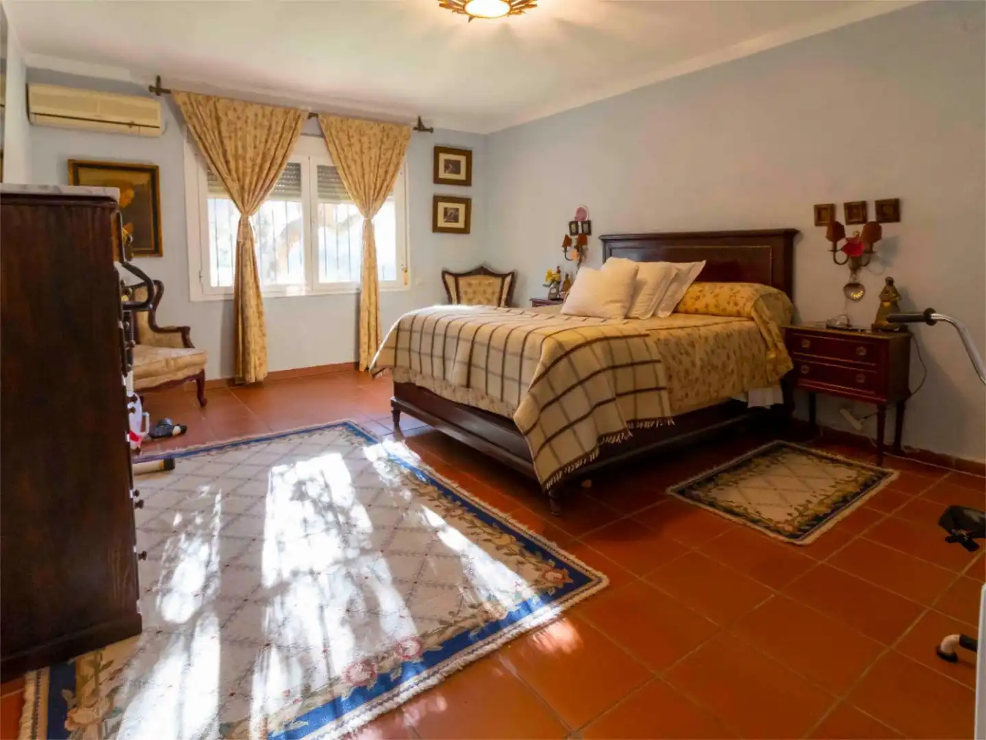 Casa o xalet en venda a Carretera de Sevilla, 9, Carretera de Sevilla - Los Montitos Dormitori de Casa o xalet en venda en Badajoz amb Aire condicionat, Calefacció i Jardí privat