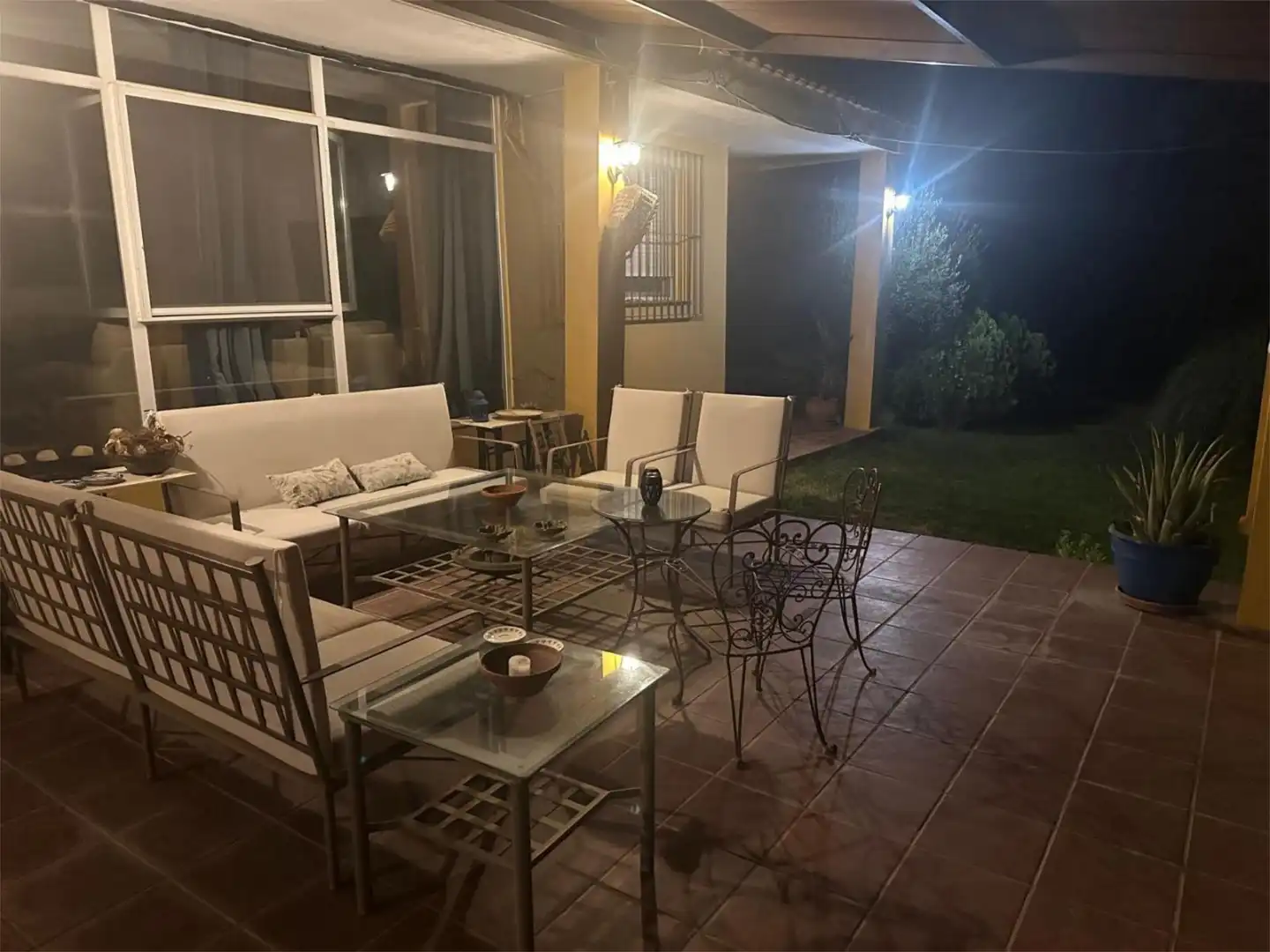 Casa o xalet en venda a Carretera de Sevilla, 9, Carretera de Sevilla - Los Montitos Terrassa de Casa o xalet en venda en Badajoz amb Aire condicionat, Calefacció i Jardí privat