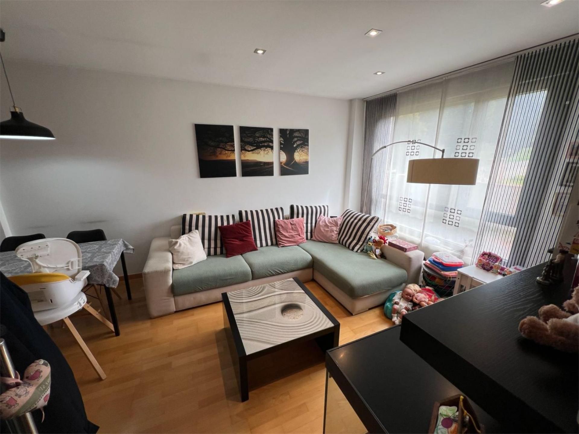 Sala d'estar de Dúplex en venda en Burgos Capital amb Calefacció, Parquet i Traster