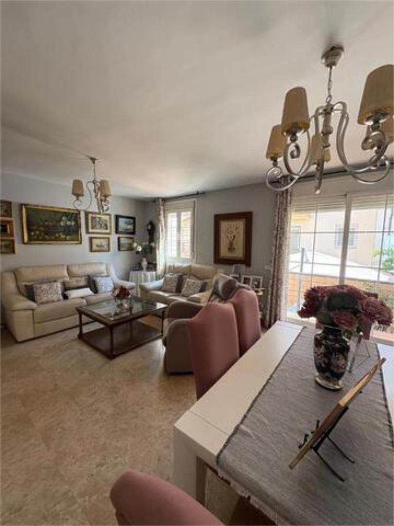 Sala d'estar de Casa o xalet en venda en Armilla amb Terrassa
