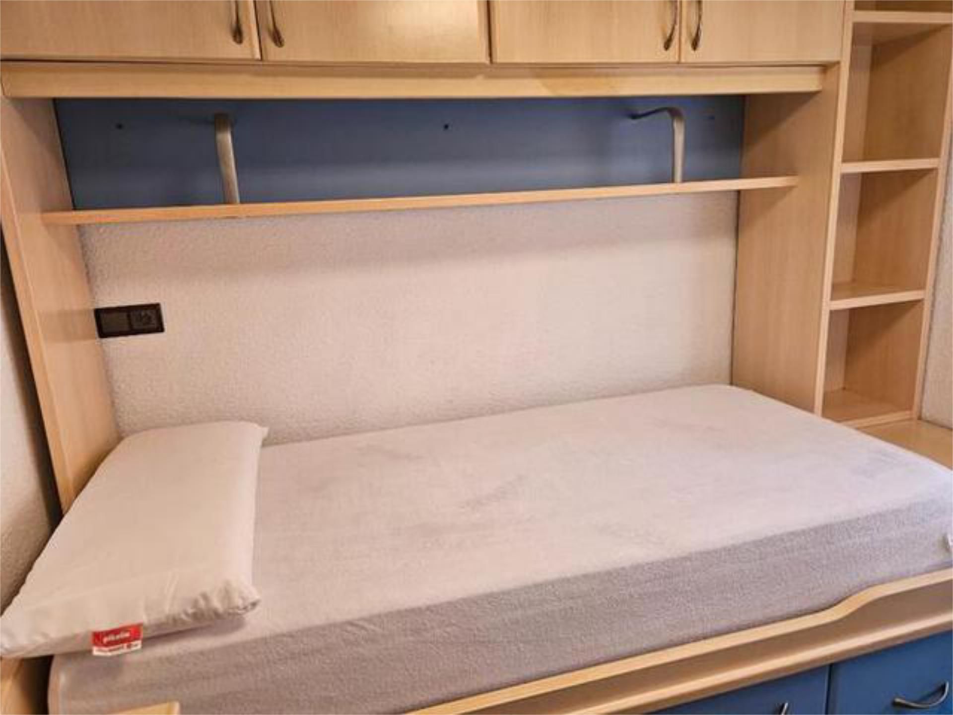 Bedroom of Flat to rent in  Sevilla Capital  with Heating, Terrace and Storage room