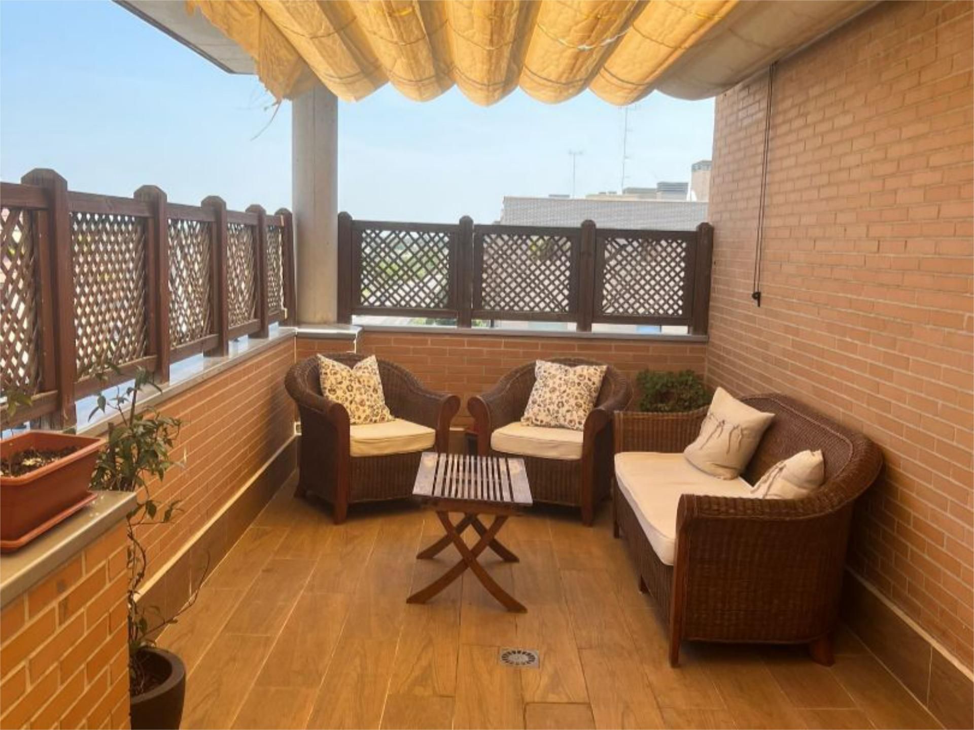 Terraza de Ático en venta en  Madrid Capital con Aire acondicionado, Calefacción y Jardín privado