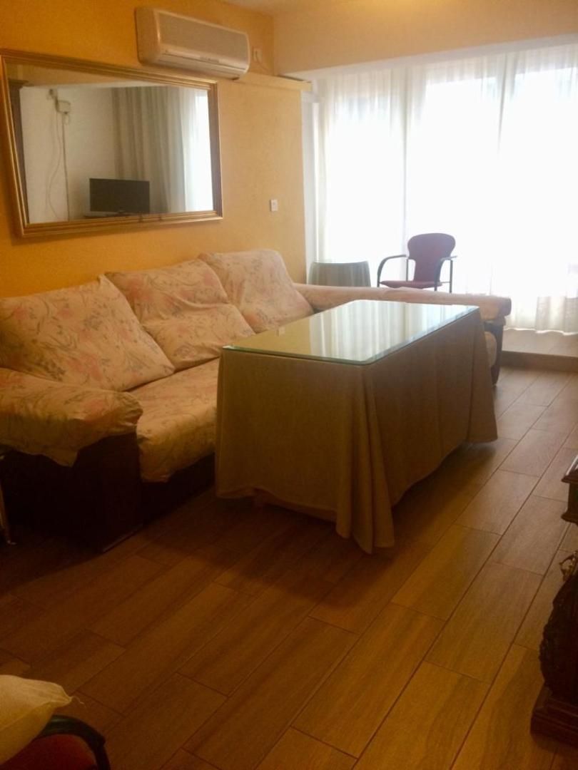Sala d'estar de Pis en venda en  Granada Capital amb Aire condicionat i Terrassa