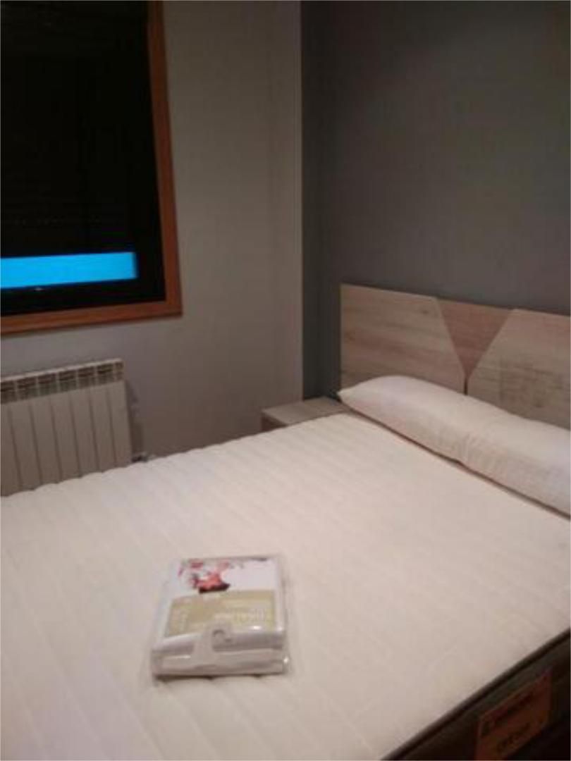 Bedroom of Apartment to rent in Vigo   with Heating, Storage room and Furnished
