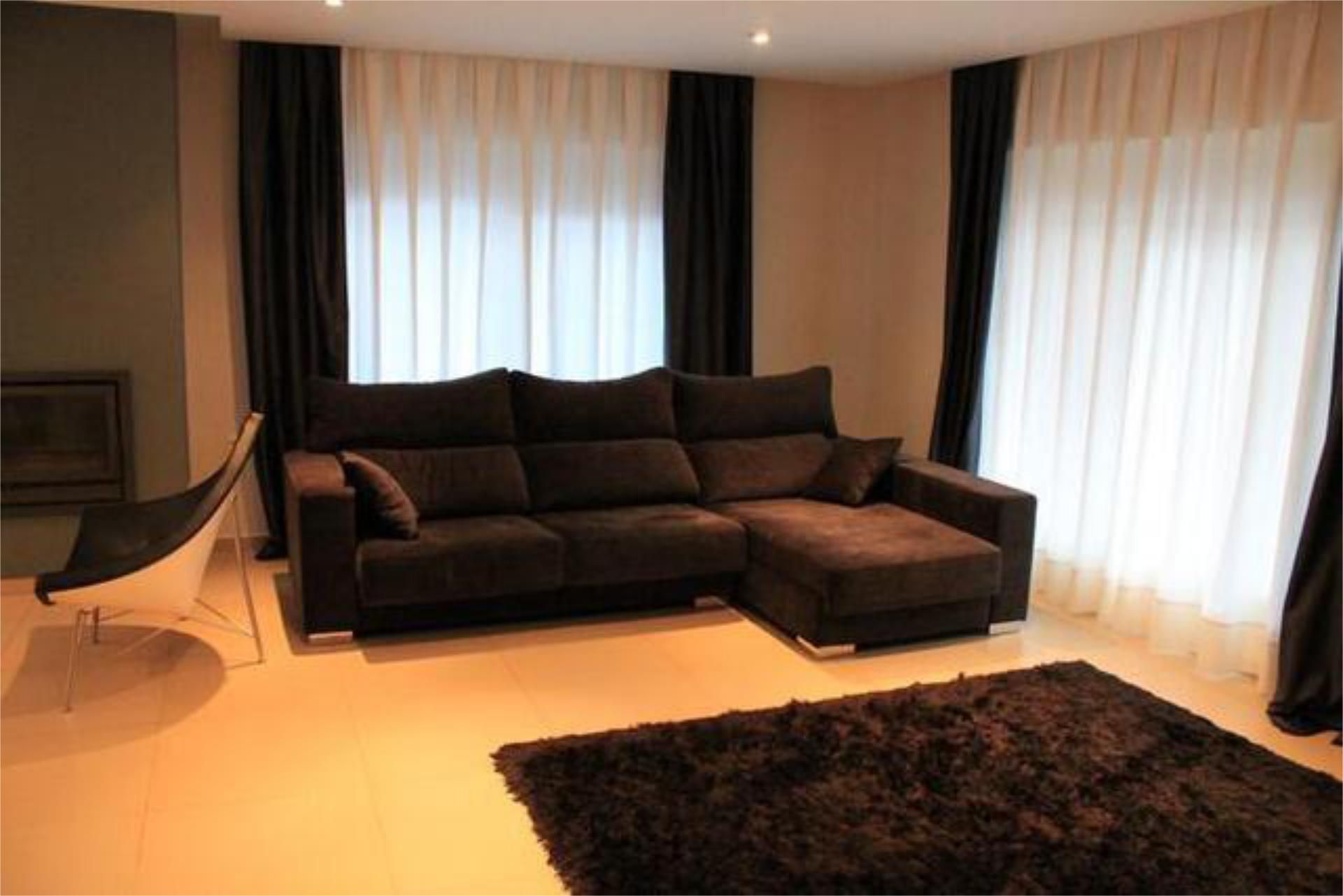 Single-family semi-detached to rent in Cheste