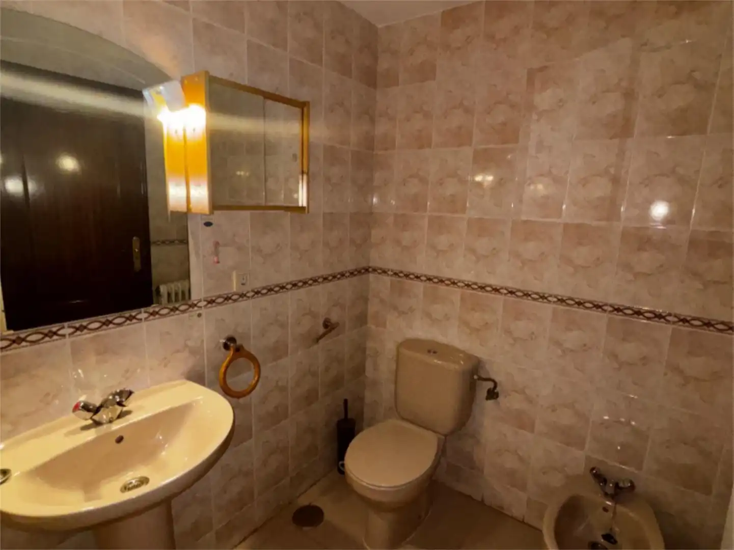 Flat for rent in Calle Padre Claret, 13, Joaquina Eguaras Bathroom of Flat for rent in Granada with Private garden, Furnished and Video intercom