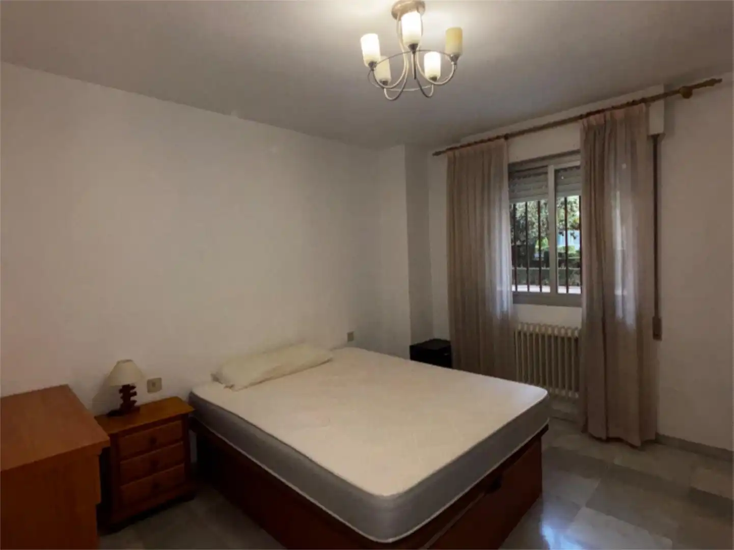 Flat for rent in Calle Padre Claret, 13, Joaquina Eguaras Bedroom of Flat for rent in Granada with Private garden, Furnished and Video intercom