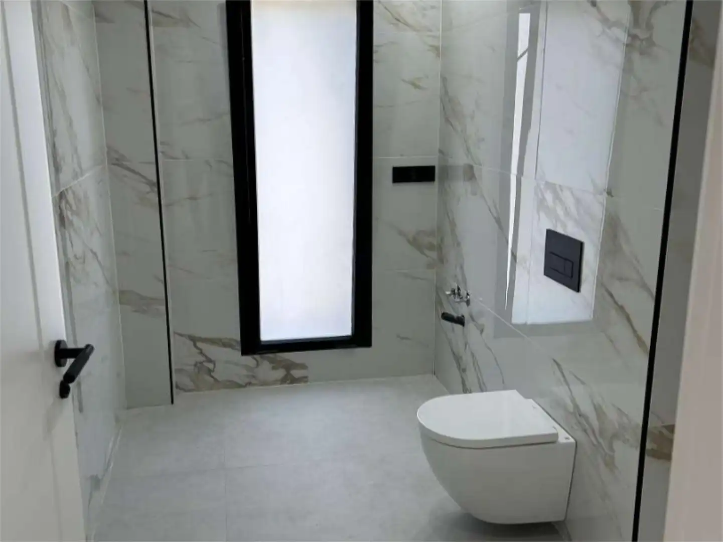 Houses for sale in Avenida Villamayor, 124, Villamayor Bathroom of Houses for sale in Villamayor with Terrace, Swimming Pool and Balcony