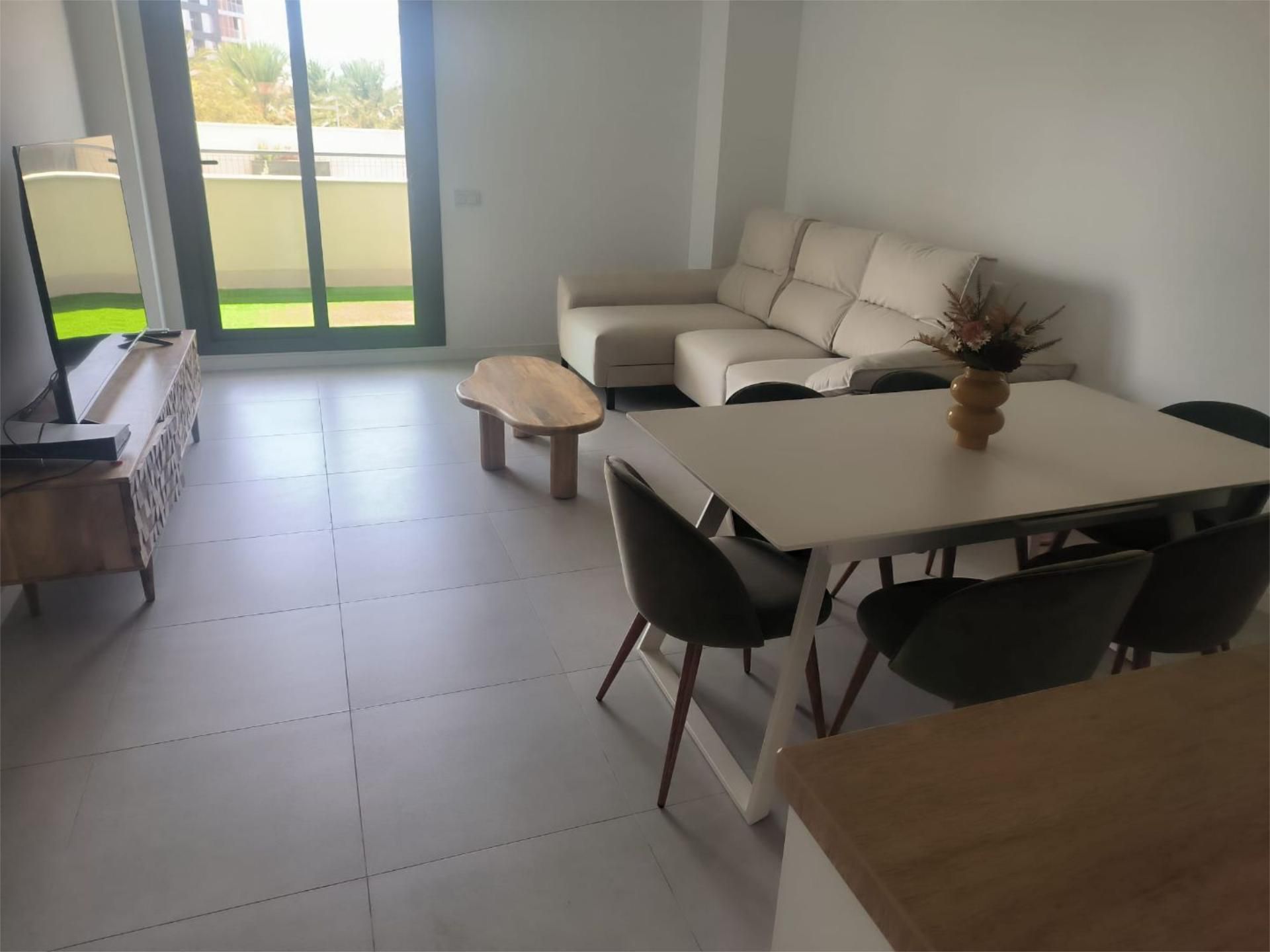 Sala d'estar de Pis de lloguer en  Almería Capital amb Aire condicionat, Calefacció i Jardí privat