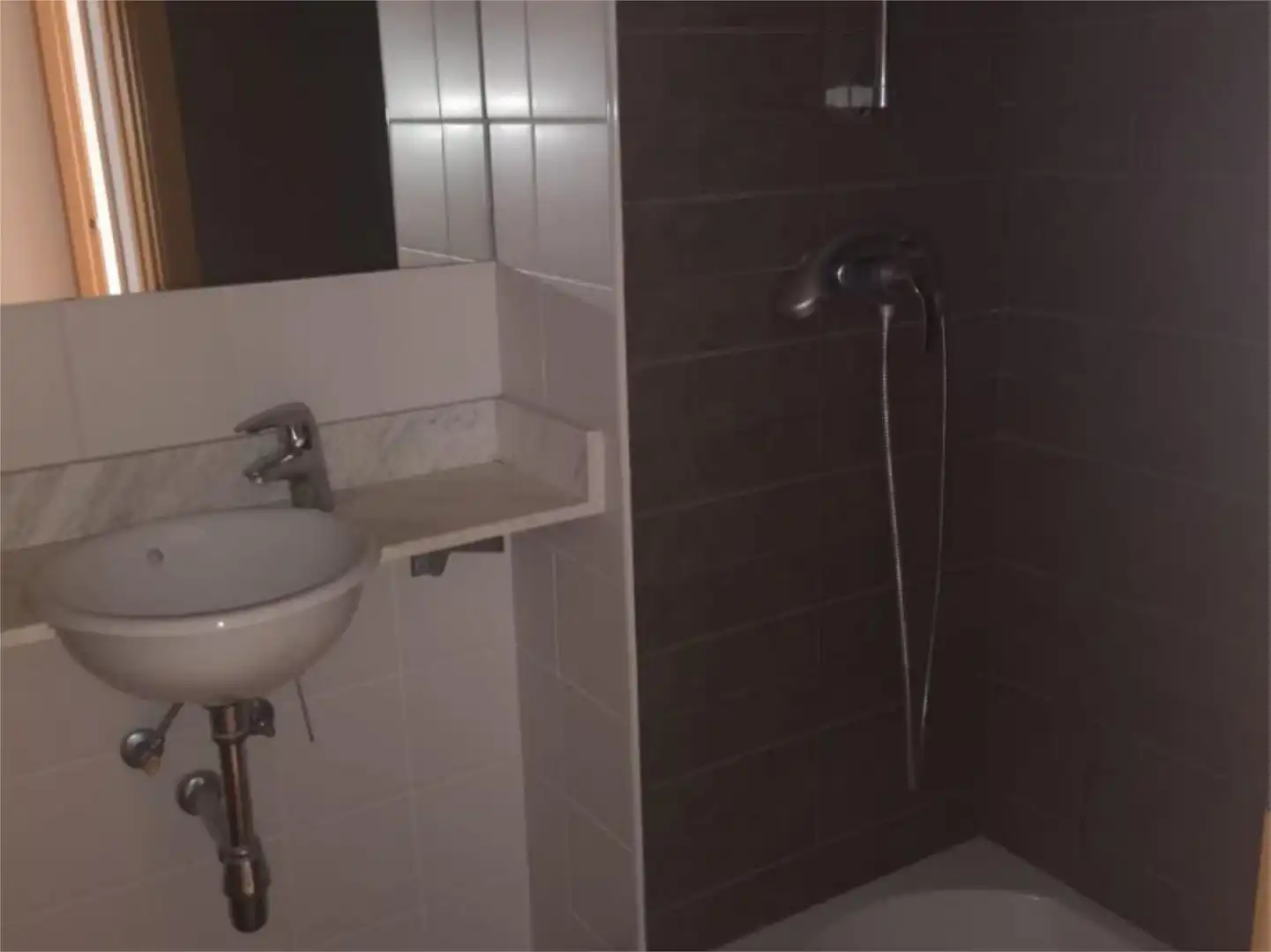 Flat for sale in Avinguda Maria Angels Anglada, 14, Poble Nou - Olivar Gran Bathroom of Flat for sale in Figueres with Heating, Private garden and Parquet flooring