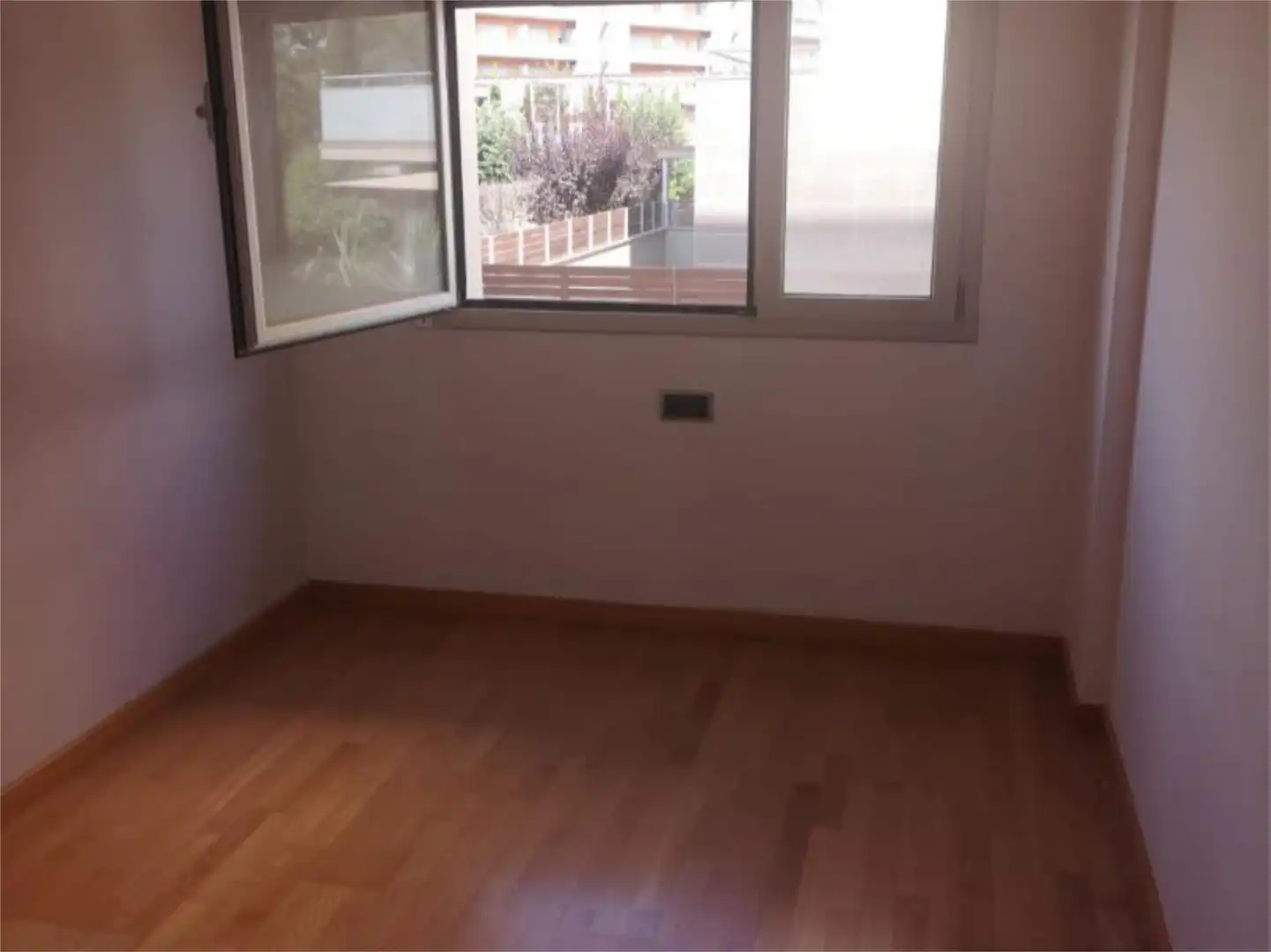 Flat for sale in Avinguda Maria Angels Anglada, 14, Poble Nou - Olivar Gran Bedroom of Flat for sale in Figueres with Heating, Private garden and Parquet flooring