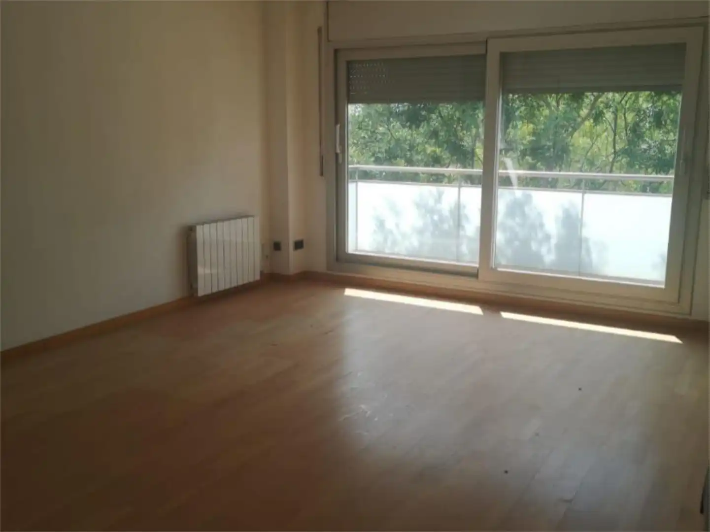 Flat for sale in Avinguda Maria Angels Anglada, 14, Poble Nou - Olivar Gran Living room of Flat for sale in Figueres with Heating, Private garden and Parquet flooring