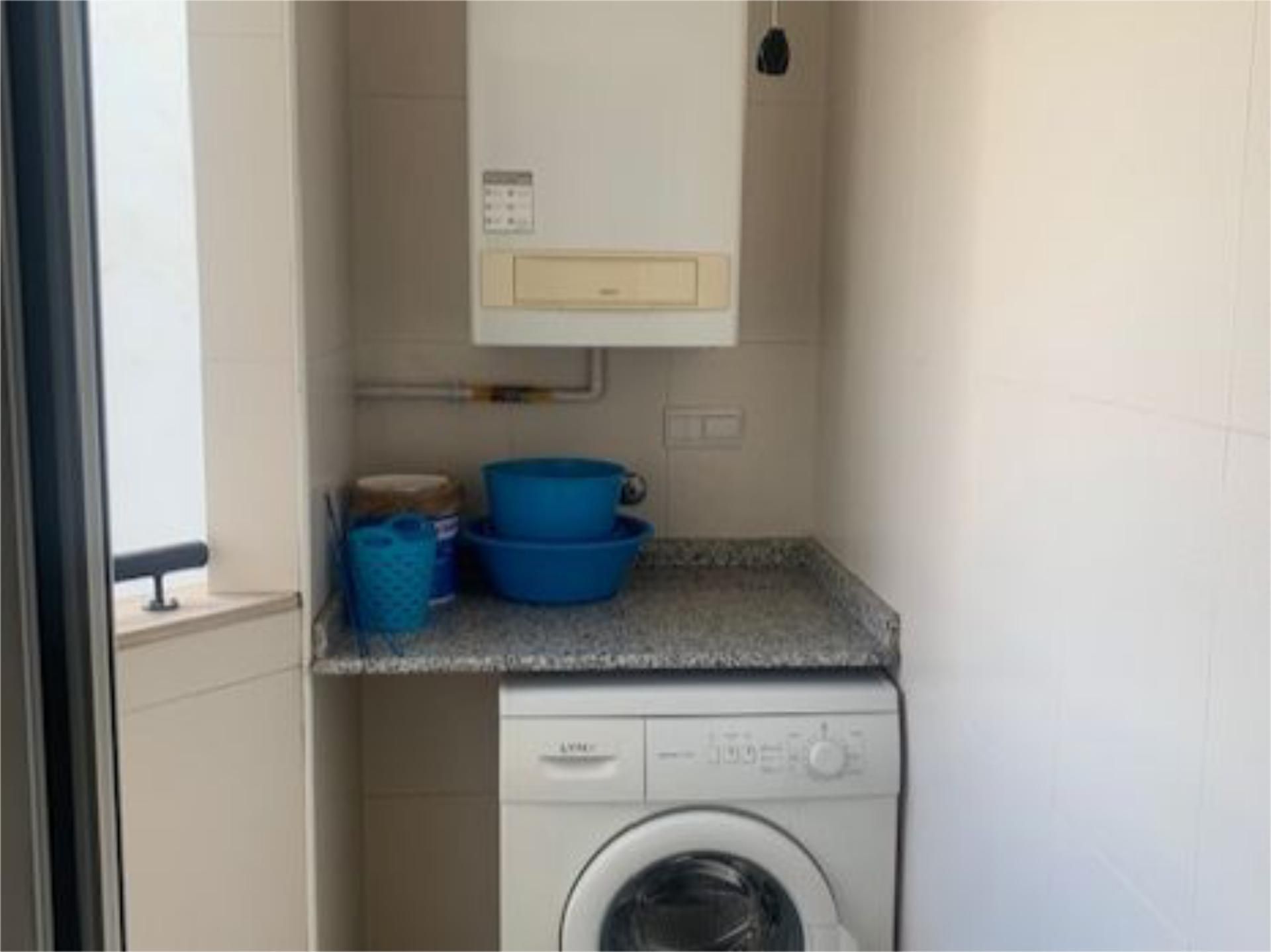 Flat to rent in Calle de Robledo, 8, Valdeacederas