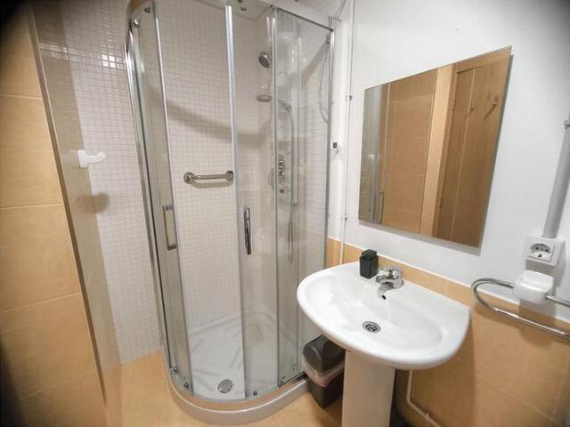Baño de Estudio de alquiler en Santa Marta de Tormes con Calefacción y Amueblado