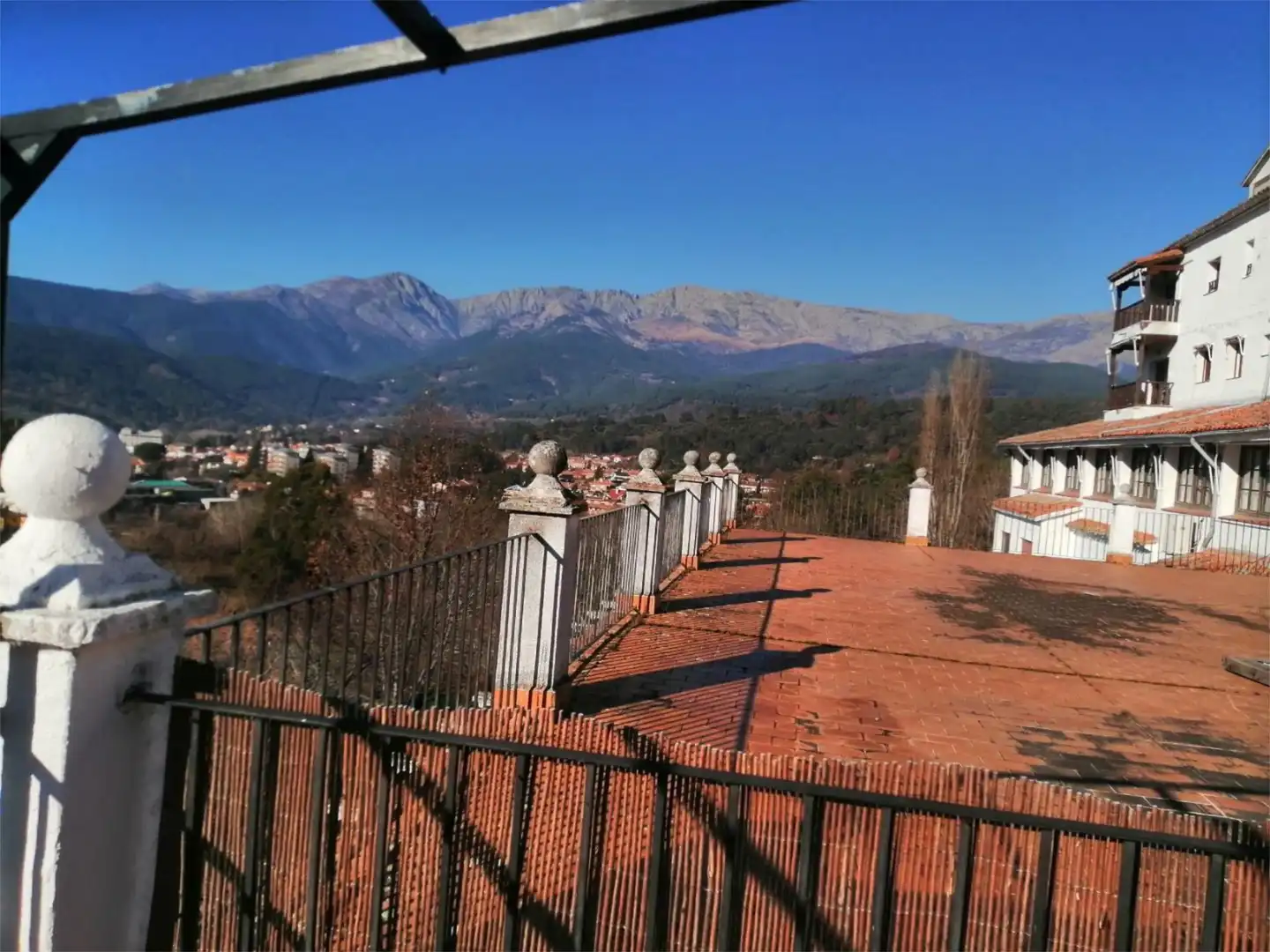 Außenansicht von Wohnungen zur Miete in Arenas de San Pedro mit Terrasse, Möbliert und Balkon