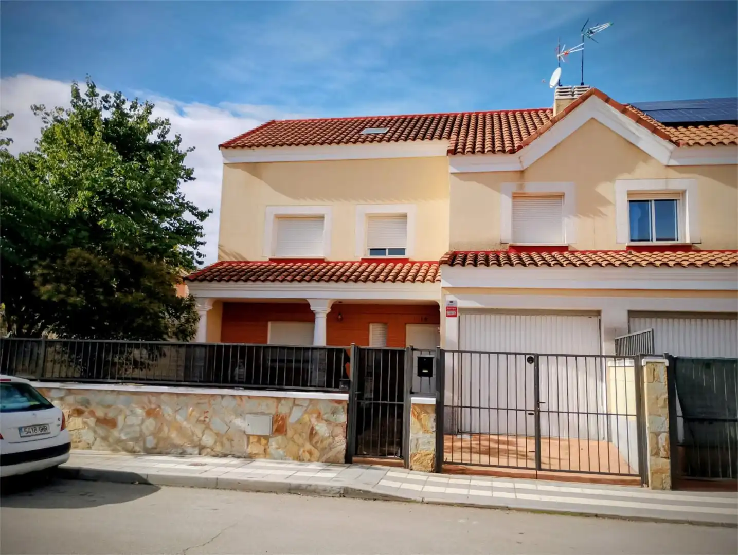 Casa adosada en venta en Calle Albacete, 18, Albarreal de Tajo Vista exterior de Casa adosada en venta en Albarreal de Tajo con Aire acondicionado y Terraza