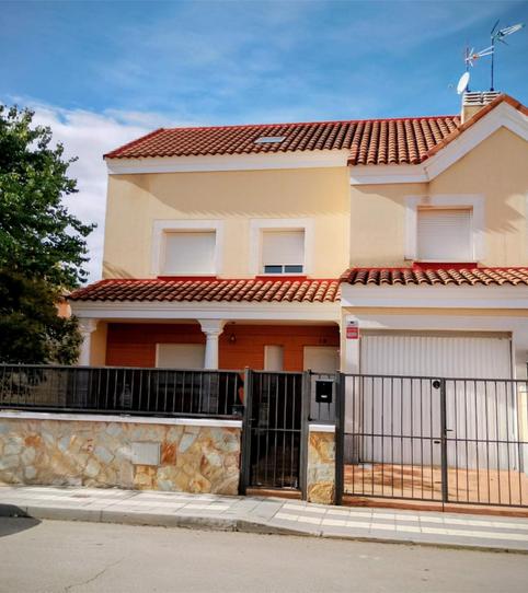 Casa adosada en venda a Calle Albacete, 18, Albarreal de Tajo, Toledo - imatge 2 Foto 2 de Casa adosada en venda a Calle Albacete, 18, Albarreal de Tajo, Toledo