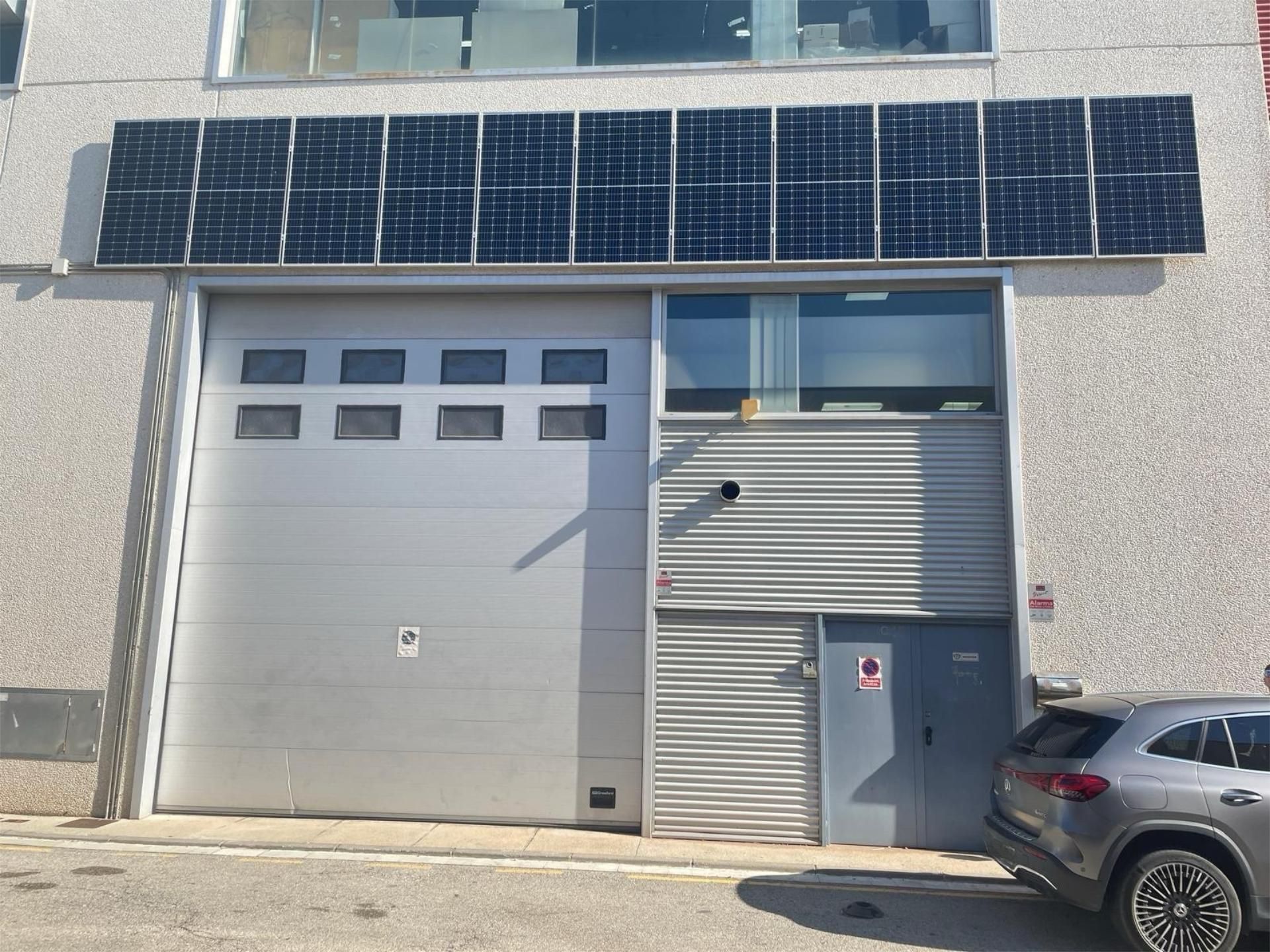 Vista exterior de Local de alquiler en Terrassa con Aire acondicionado y Calefacción