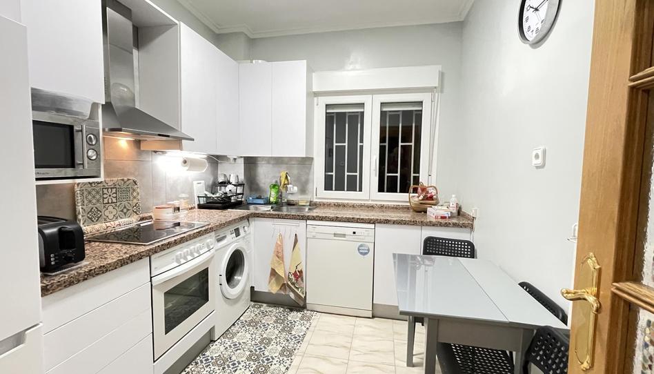 Photo 1 of Flat to share in Avenida Pérez Galdós, 50, Gran Via, La Rioja