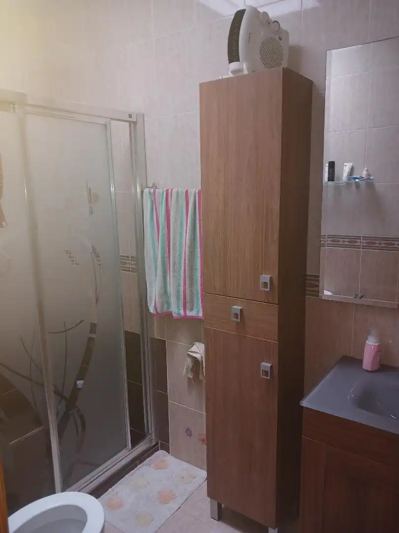 Einfamilien-Reihenhaus zum Verkauf in Calle Ajedrez, 43, San Isidro - Campohermoso Badezimmer von Einfamilien-Reihenhaus zum Verkauf in Níjar mit Klimaanlage, Terrasse und Balkon
