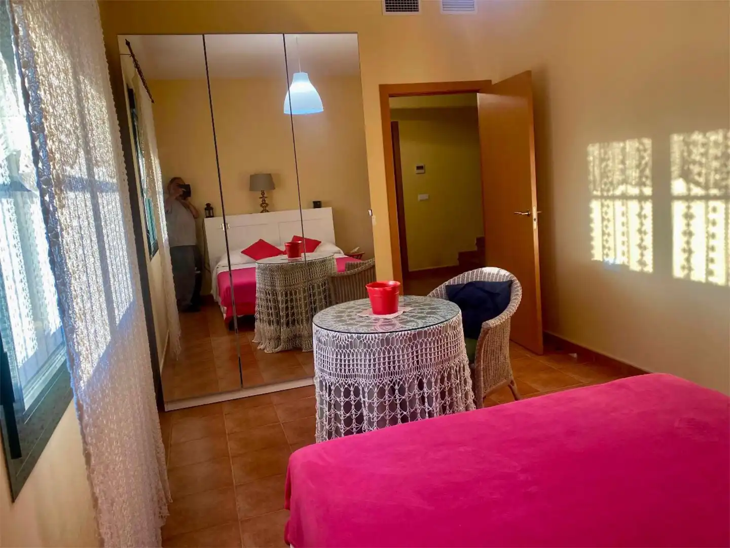 Wohnung zum Verkauf in Urbanitzacions i Pedanies Sud Schlafzimmer von Wohnung zum Verkauf in Alzira mit Klimaanlage, Terrasse und Schwimmbad