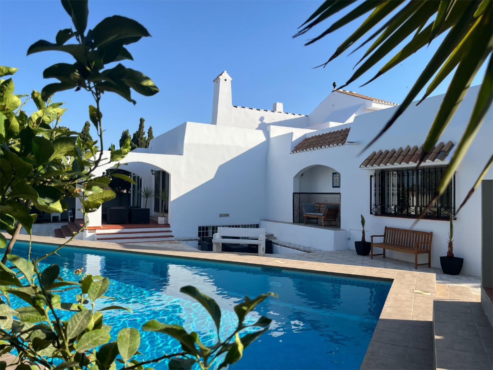 Vista exterior de Casa o chalet en venta en Roquetas de Mar con Aire acondicionado, Terraza y Piscina
