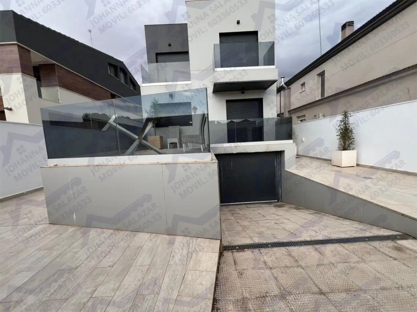 Exterior view of Houses for sale in  Albacete Capital  with Terrace, Swimming Pool and Balcony