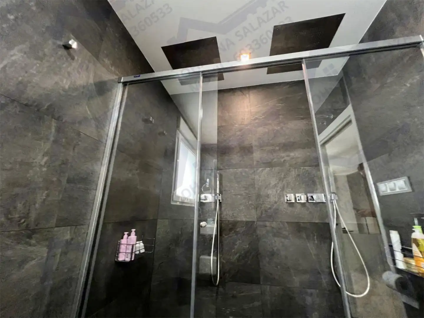 Bathroom of Houses for sale in  Albacete Capital  with Terrace, Swimming Pool and Balcony