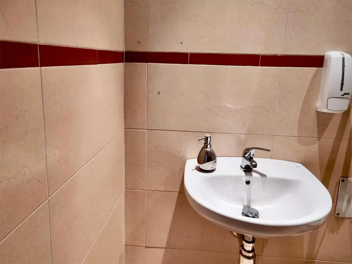 Flat for sale in Calle Juan de Herrera, 10, La Trinidad Bathroom of Flat for sale in Málaga Capital with Air Conditioner