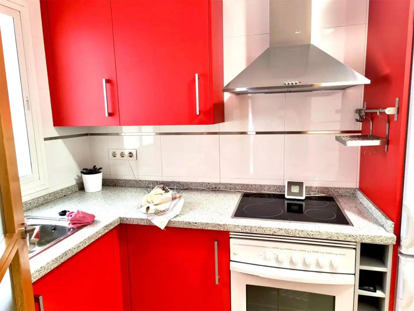 Flat for sale in Calle Juan de Herrera, 10, La Trinidad Kitchen of Flat for sale in Málaga Capital with Air Conditioner