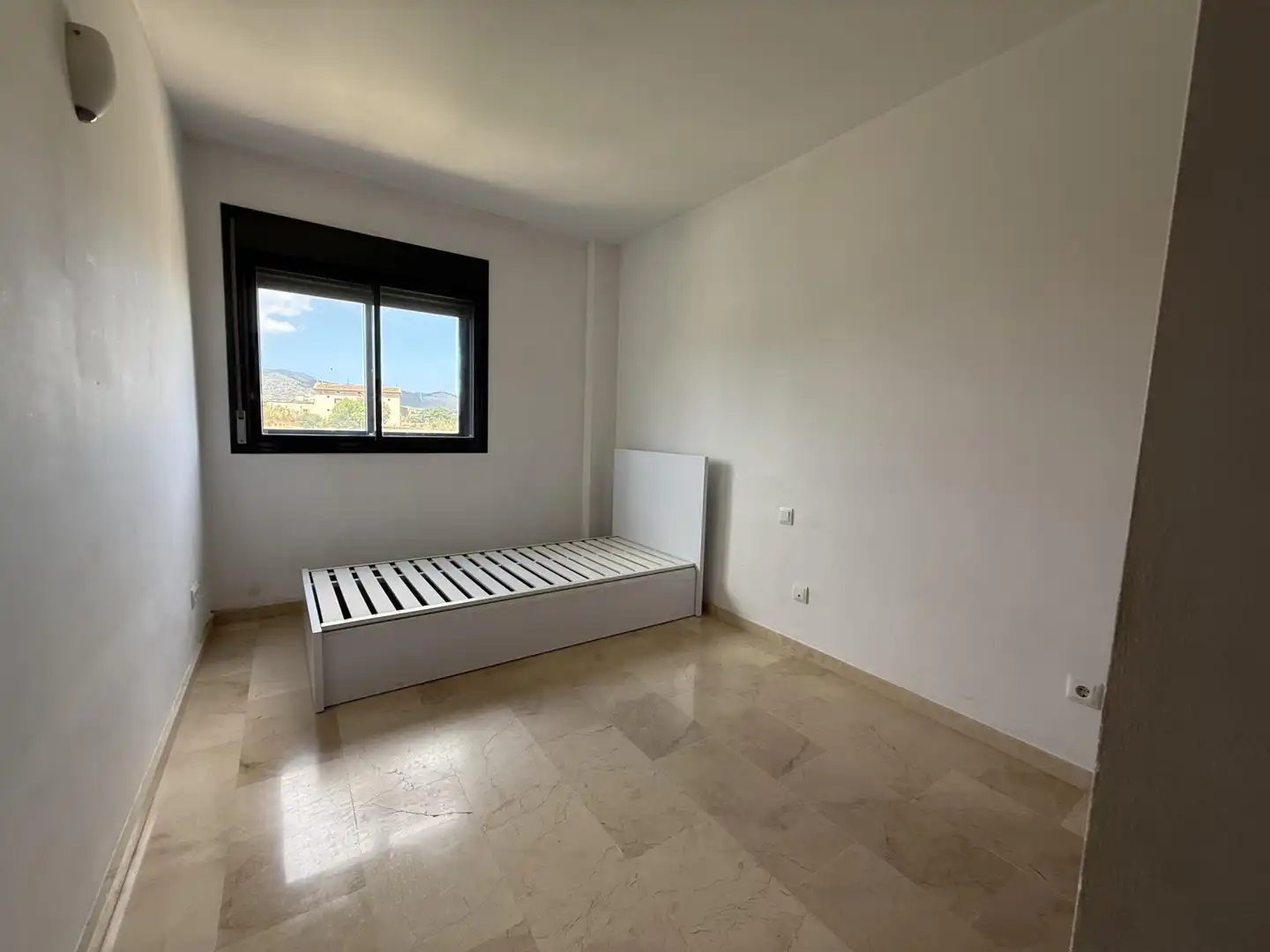Pis en venda a Carrer de Sevilla, 7, Son Dameto Dormitori de Pis en venda en Palma de Mallorca amb Aire condicionat, Calefacció i Jardí privat
