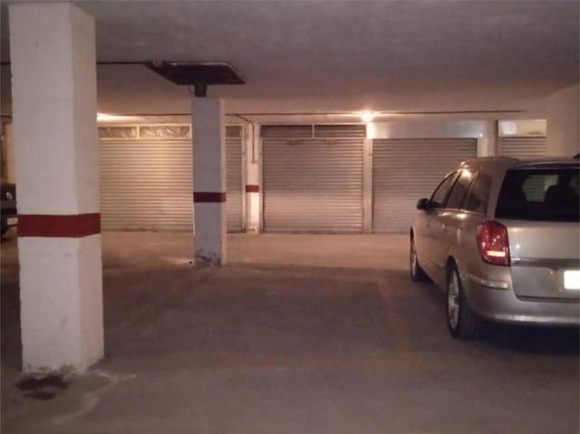 Garaje en Alquiler en Calle Sor Valentina Mirón, 53 en Los Pinos - El Pilar