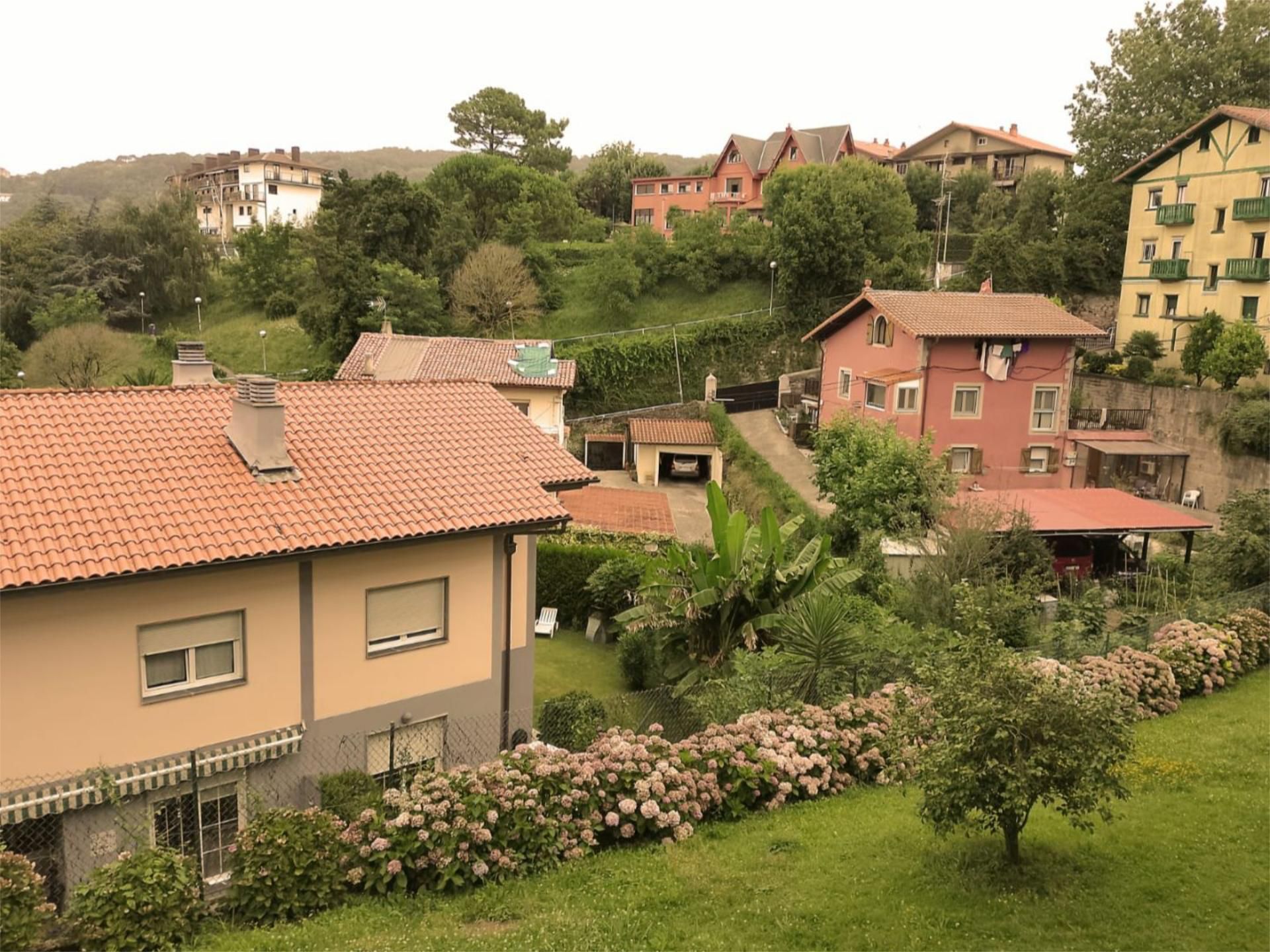 Exterior view of Flat to rent in Donostia - San Sebastián   with Heating, Private garden and Furnished
