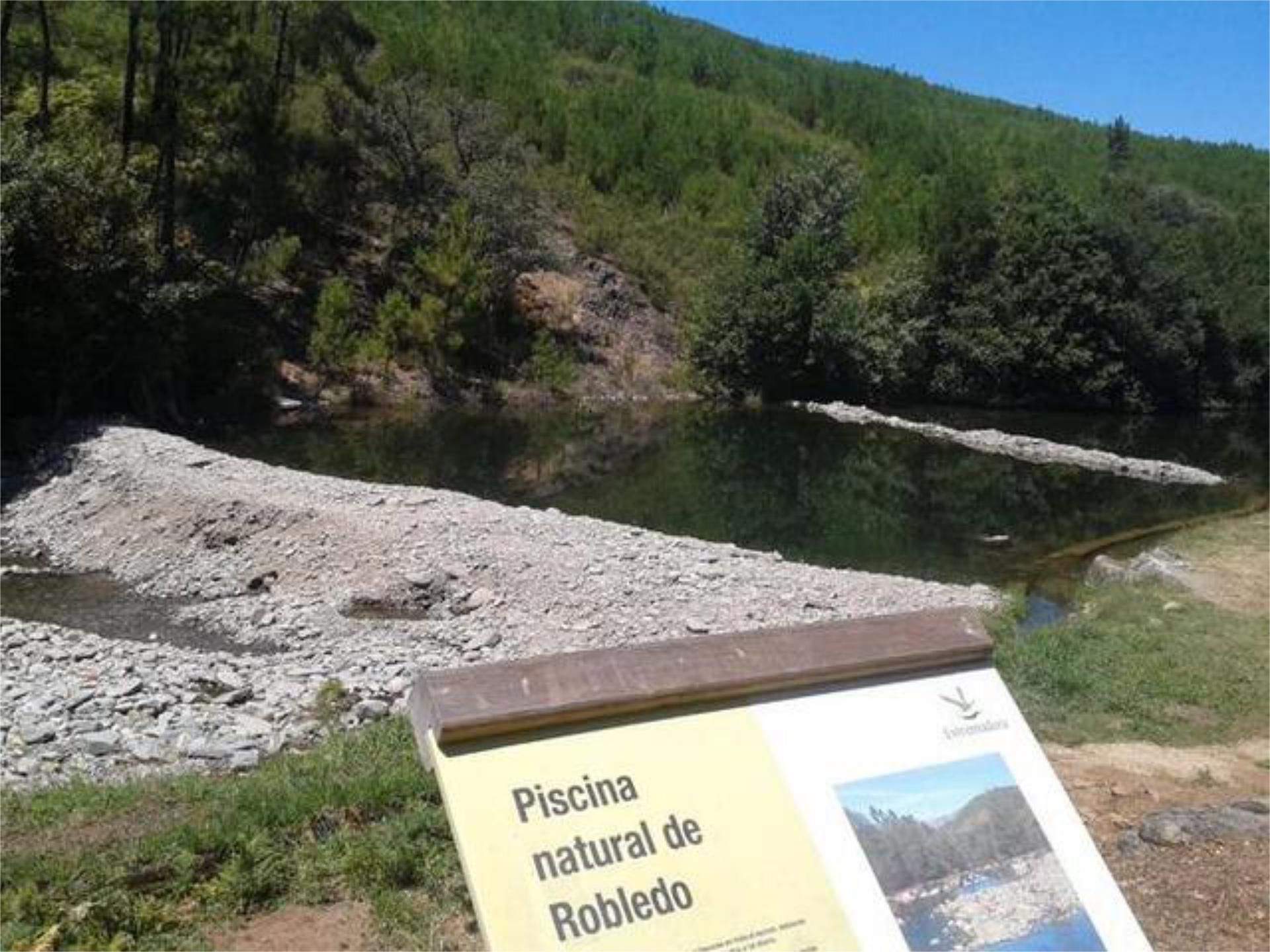 Vista exterior de Casa o chalet de alquiler en Pinofranqueado con Jardín privado y Amueblado