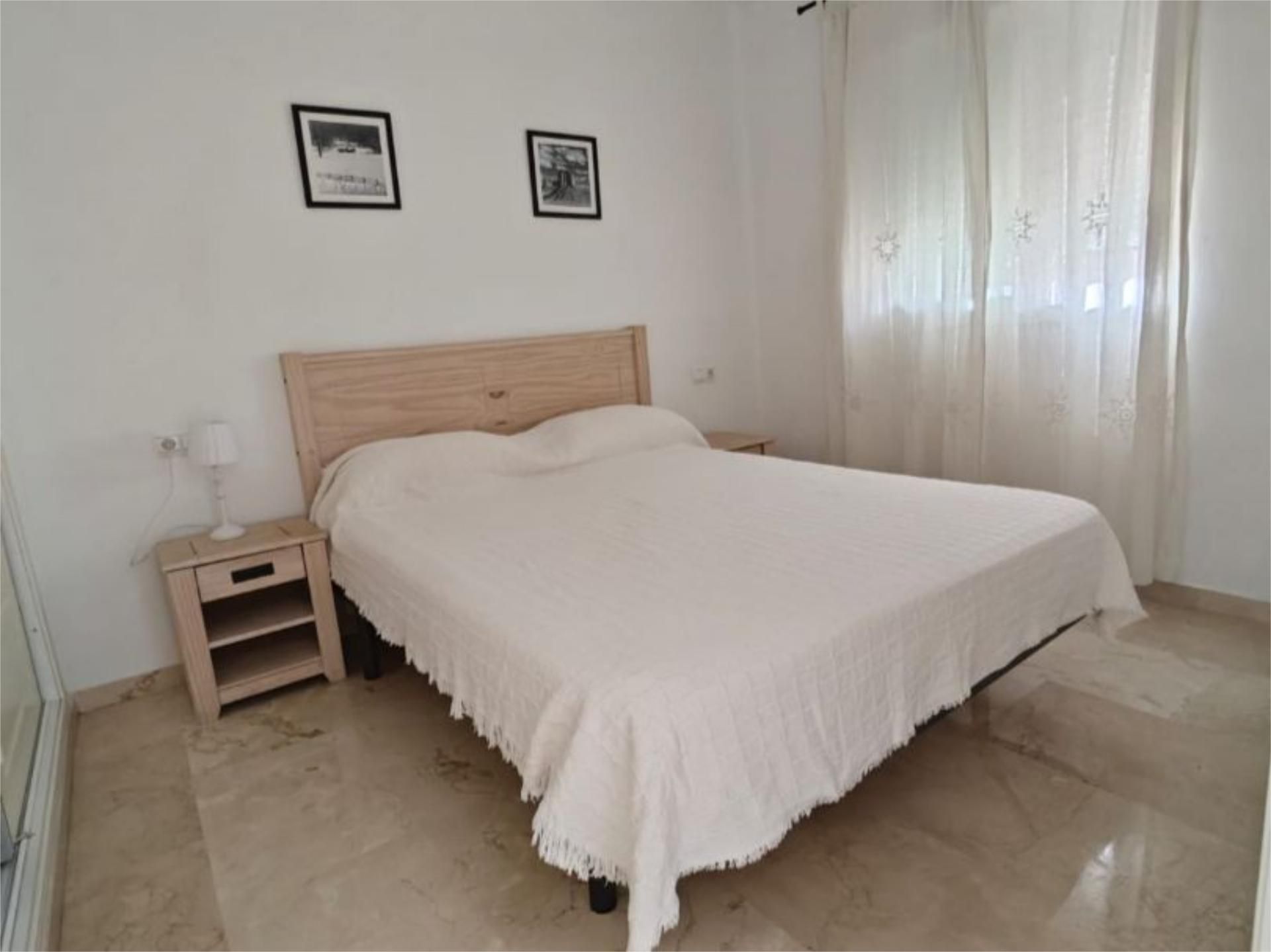 Habitación de Apartamento de alquiler en Casares con Terraza, Piscina y Amueblado