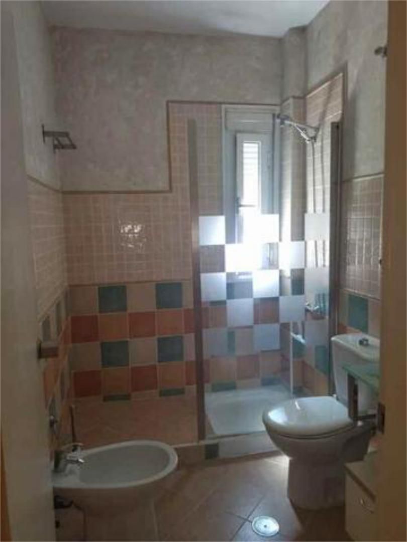 Baño de Casa o chalet de alquiler en  Sevilla Capital con Calefacción y Amueblado