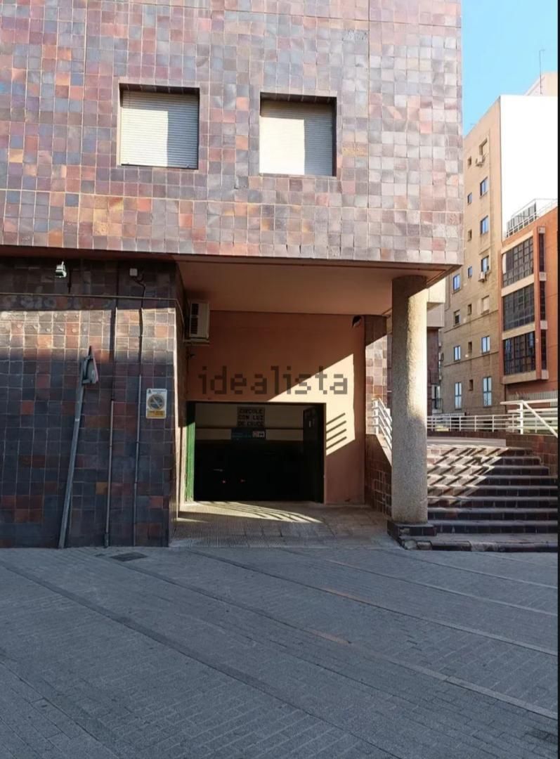 Garatge de lloguer a Plaza de Isabel La Católica, 2, Centro