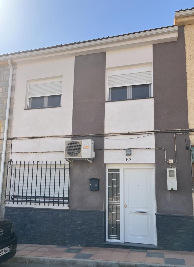 Exterior view of Single-family semi-detached for sale in Benalúa  with Air Conditioner, Heating and Terrace