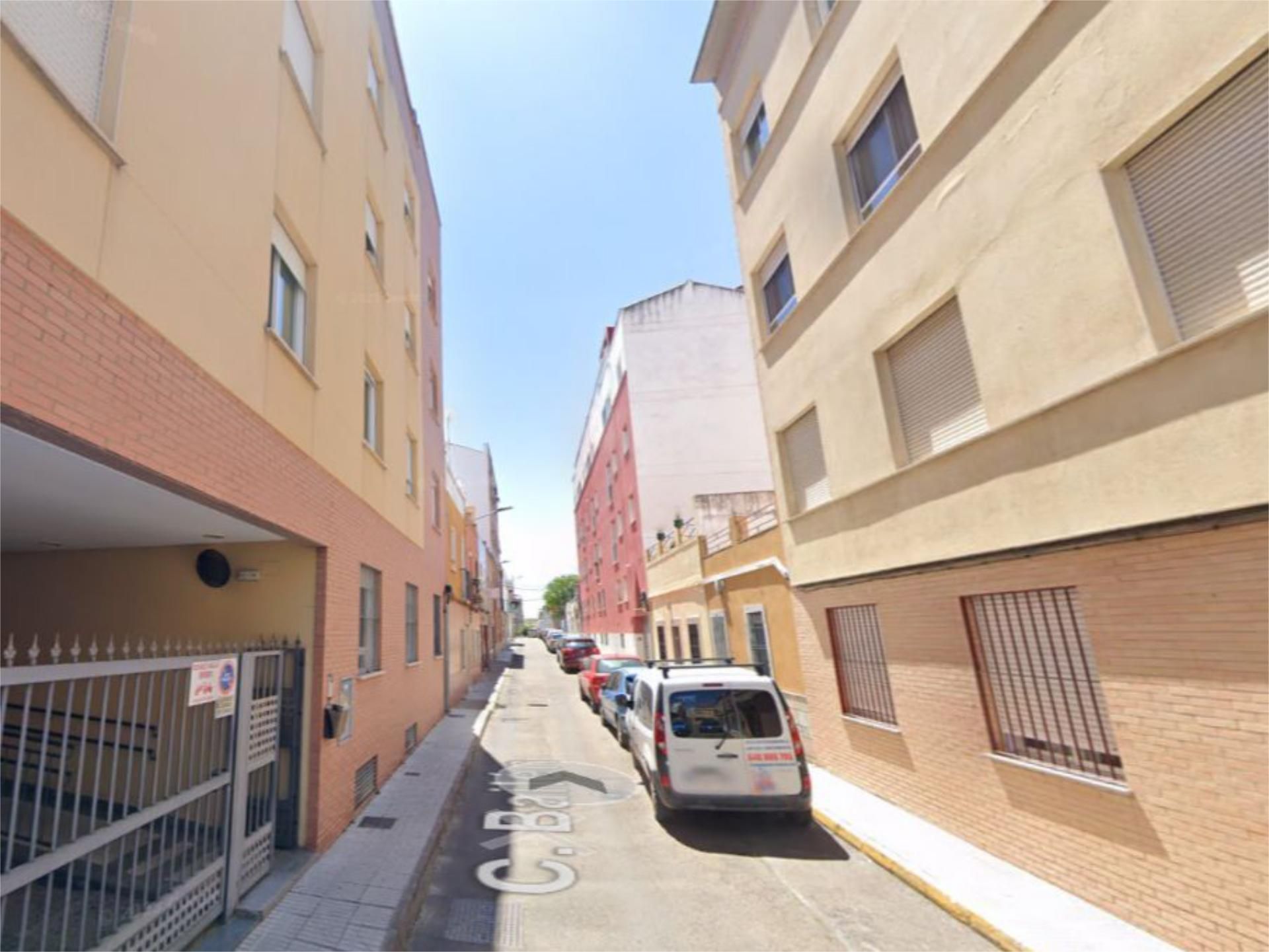 Exterior view of Flat to share in Badajoz Capital  with Air Conditioner, Heating and Furnished
